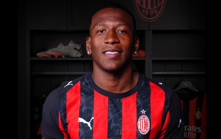 埃斯图皮尼安：加盟米兰是从小梦想，得知米兰对我感兴趣激动不已