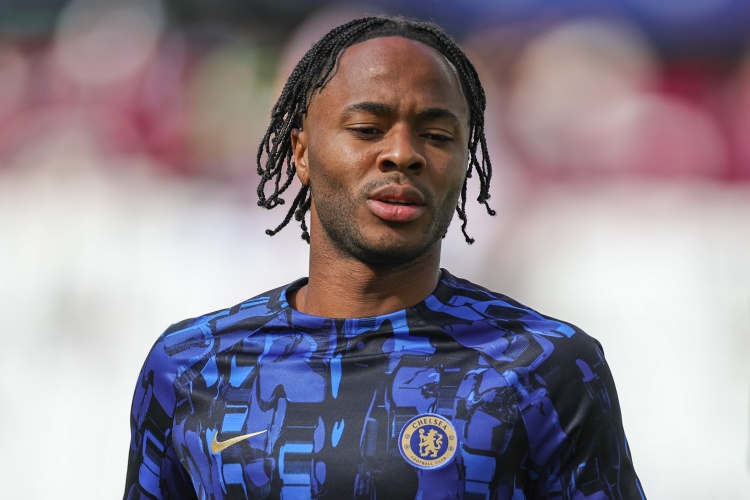 不快乐30岁斯特林仍无人报价，周薪30万上赛季仅1球合同剩2年