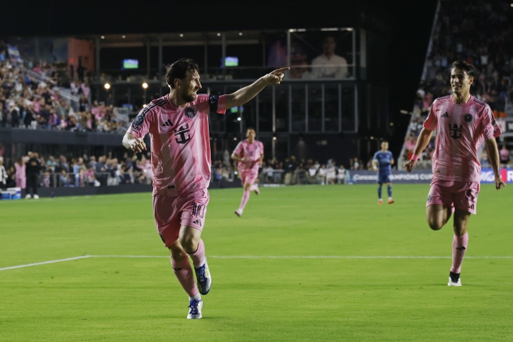 TA：迈阿密vs帕尔梅拉斯赛后遭遇严重交通混乱，引发球迷强烈不满